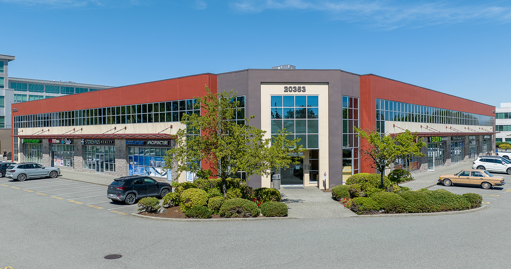 Langley Town Centre: Exterior